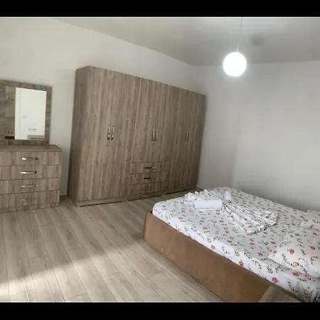 I 2 Apartment *