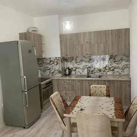 I 2 Apartment