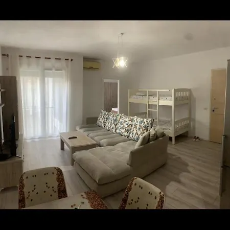 I 2 Apartment *